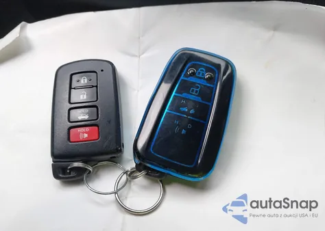 2018 Toyota Corolla Se from USA, damaged, VIN 5YFBURHE2JP840242